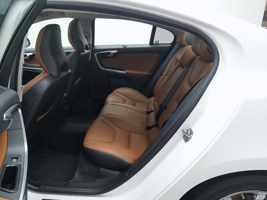Volvo S60, 2015 15