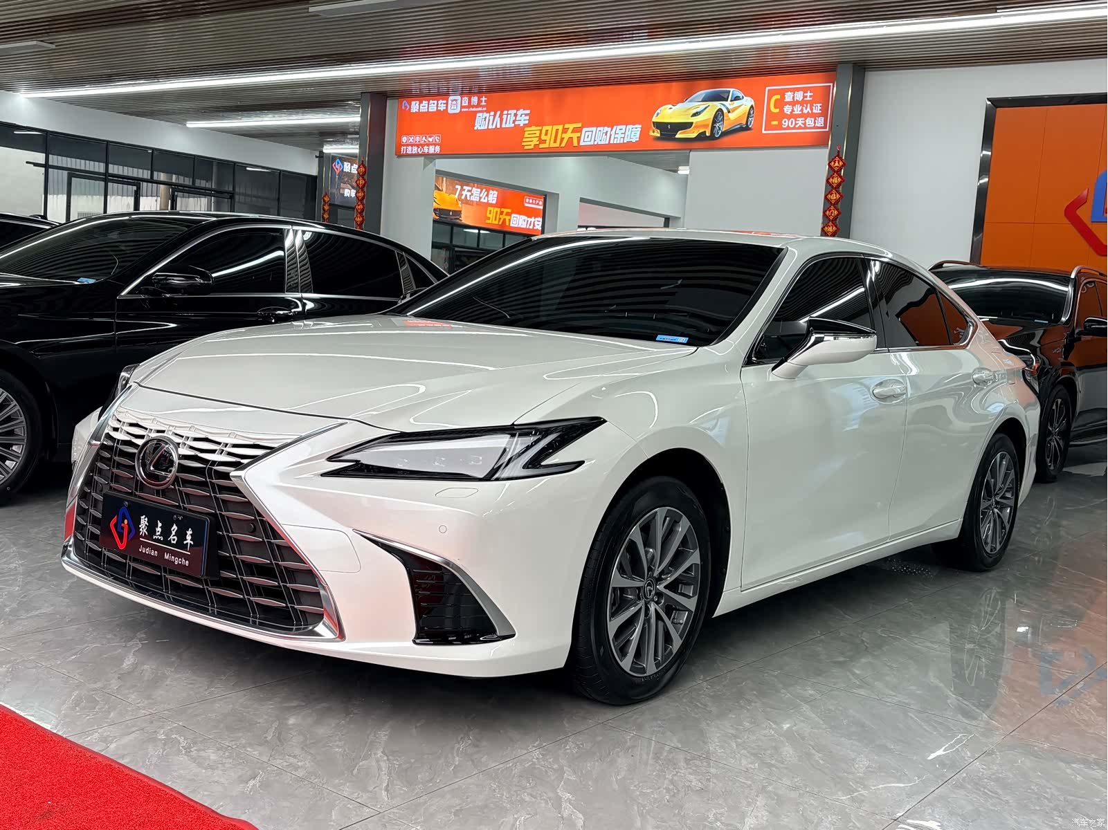 Lexus ES, 2025 1