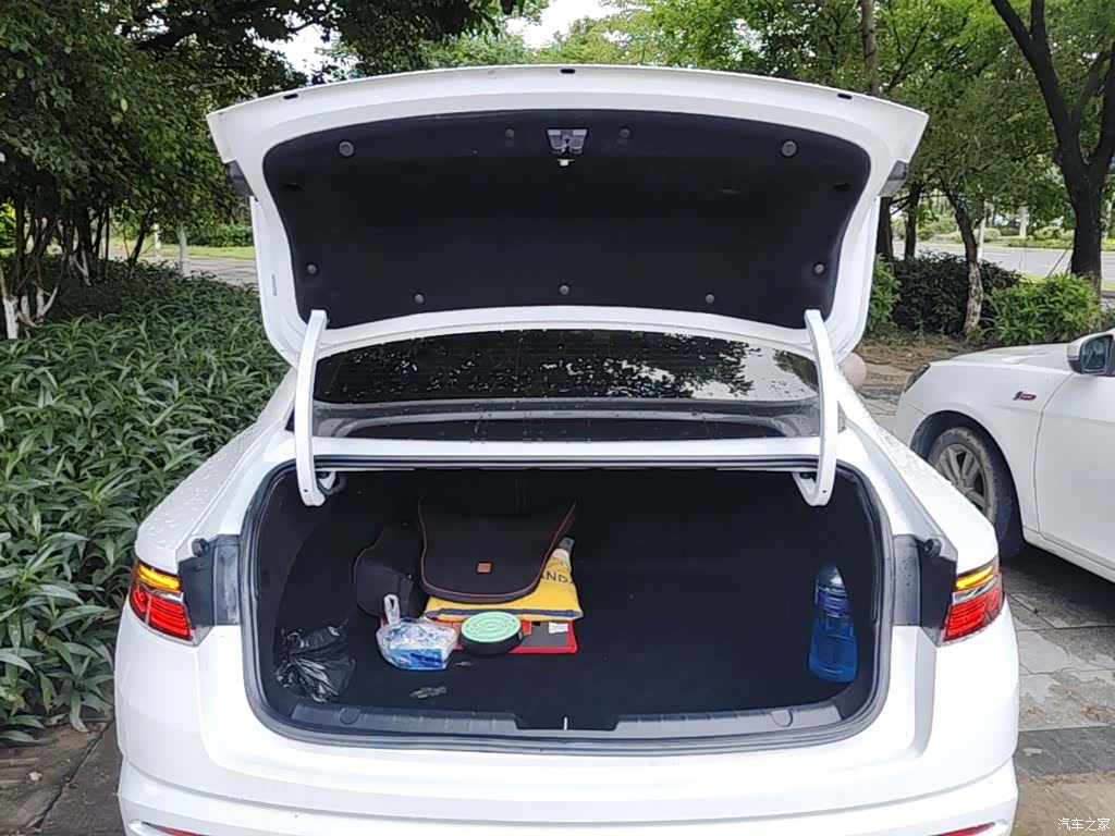 Geely Preface, 2021 15
