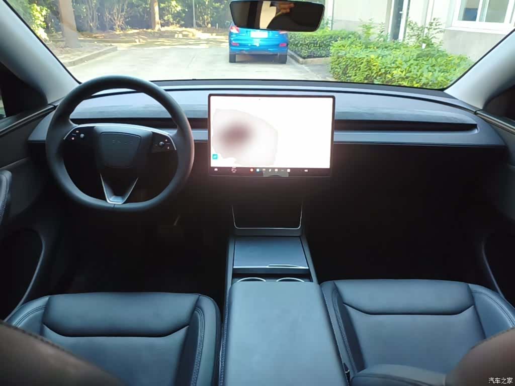 Tesla Model Y, 2025 10
