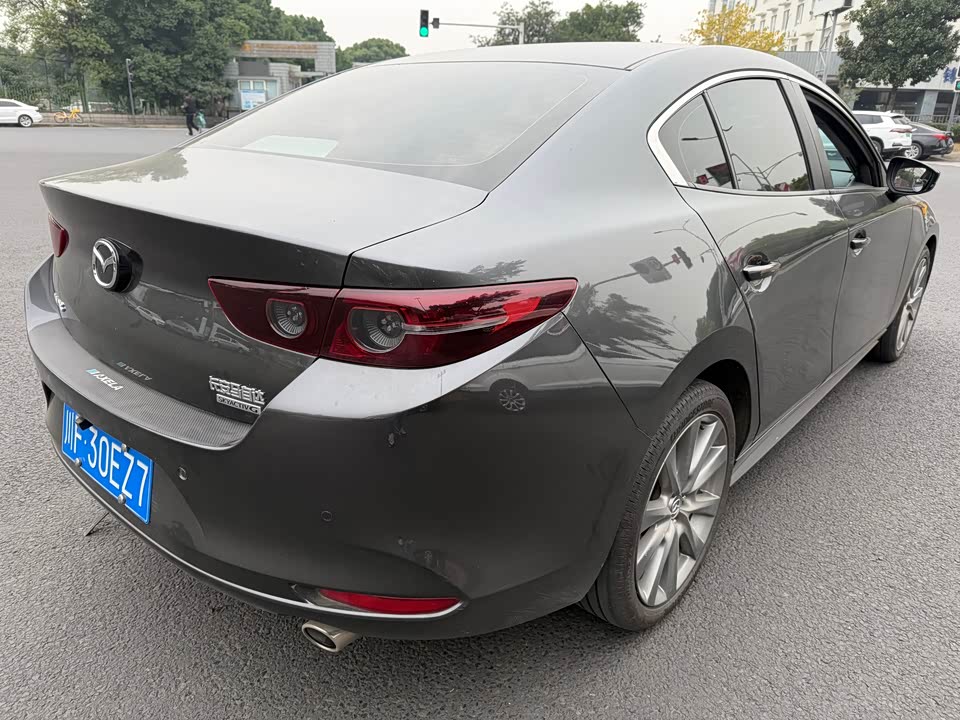 Mazda 3 Angkesaila