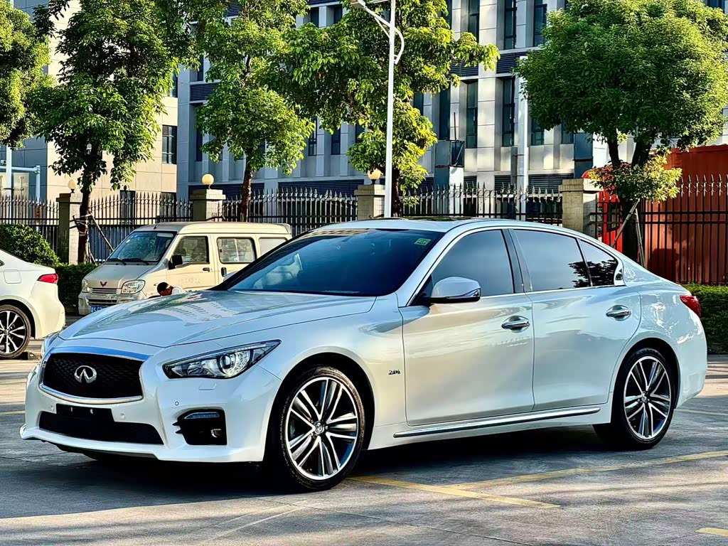 Infiniti Q50L