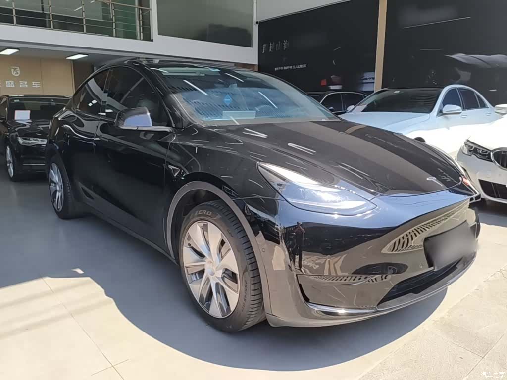 Tesla Model Y, 2023 4