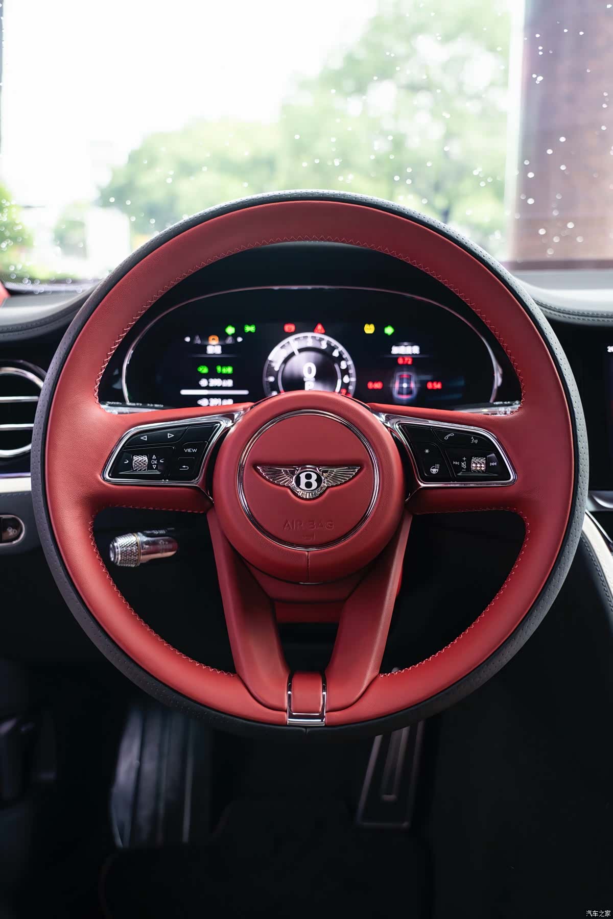 Bentley Flying Spur, 2025 12