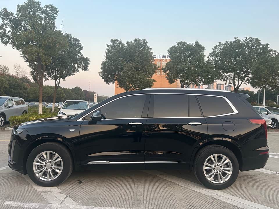 Cadillac XT6