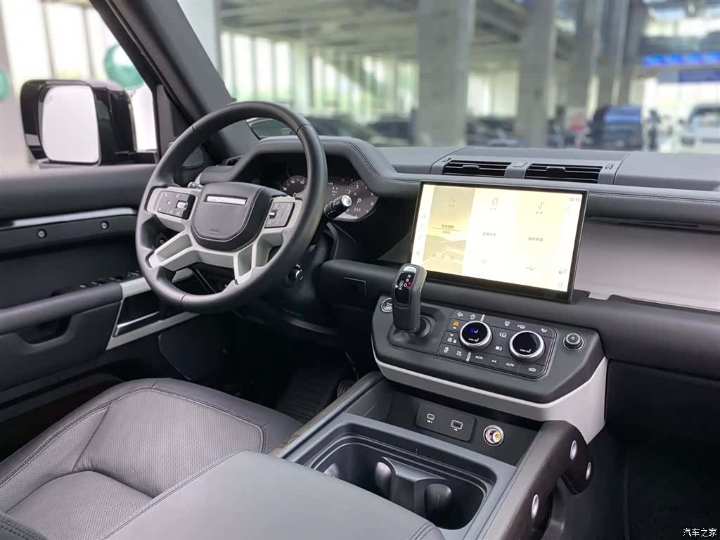 Land Rover Defender, 2023 14