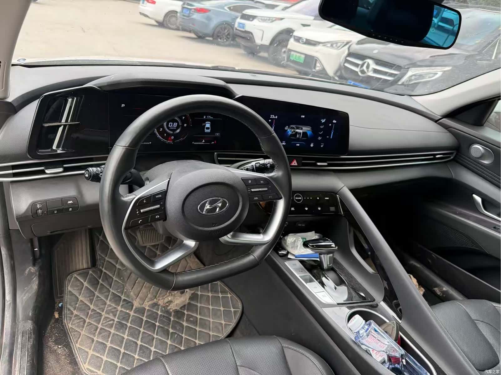 Hyundai Elantra, 2022 все фото