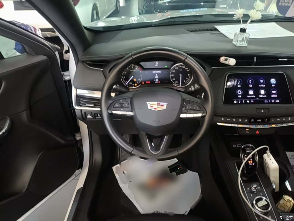 Cadillac XT4, 2020 11