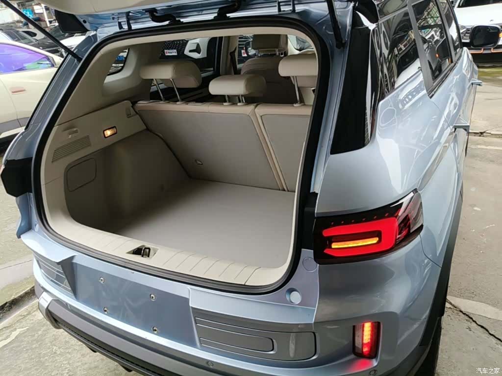 Geely Icon, 2022 19