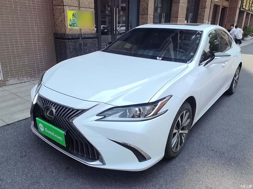 Lexus ES, 2020 1