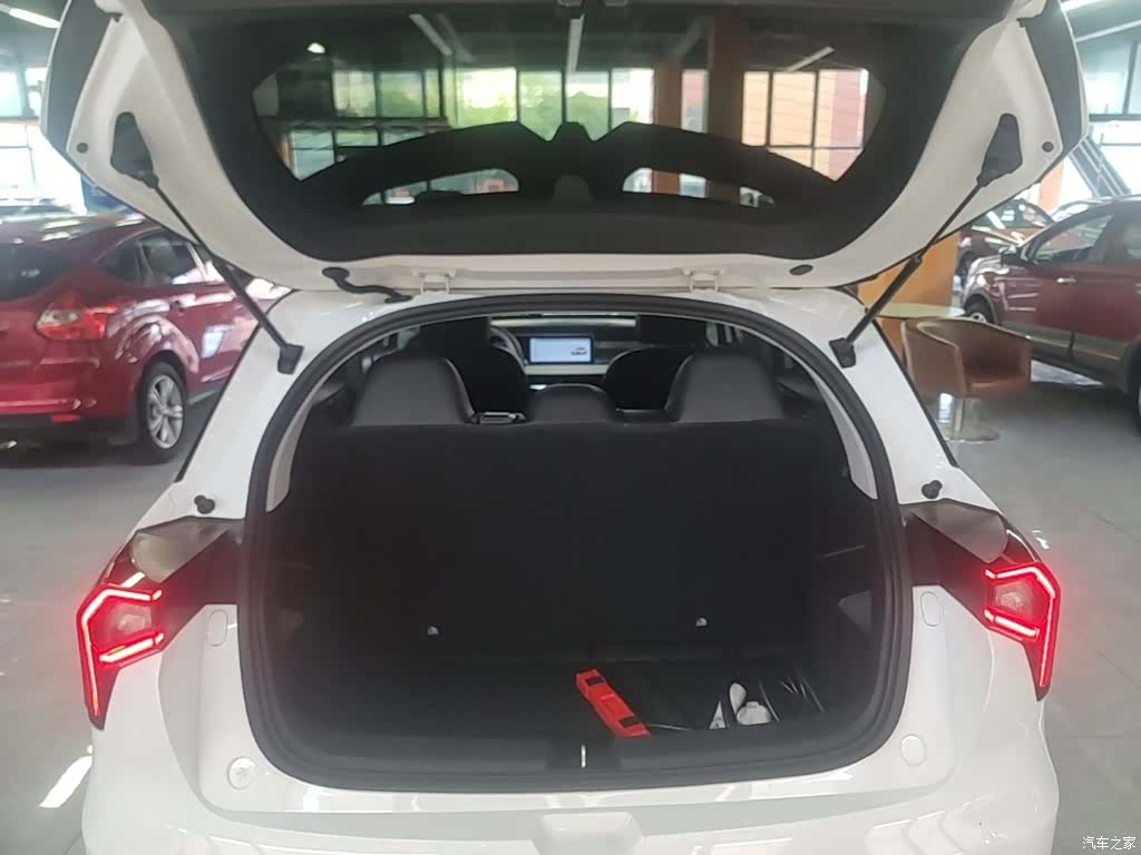 Geely E, 2024 19
