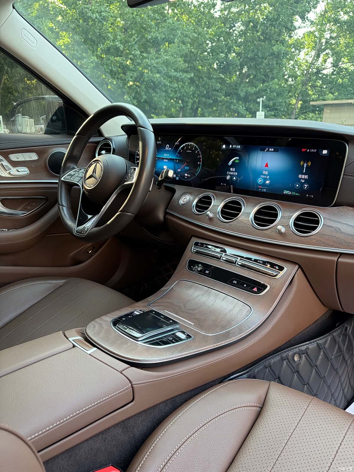 Mercedes-Benz E-Class, 2023 14