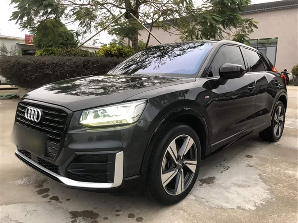 Audi Q2L