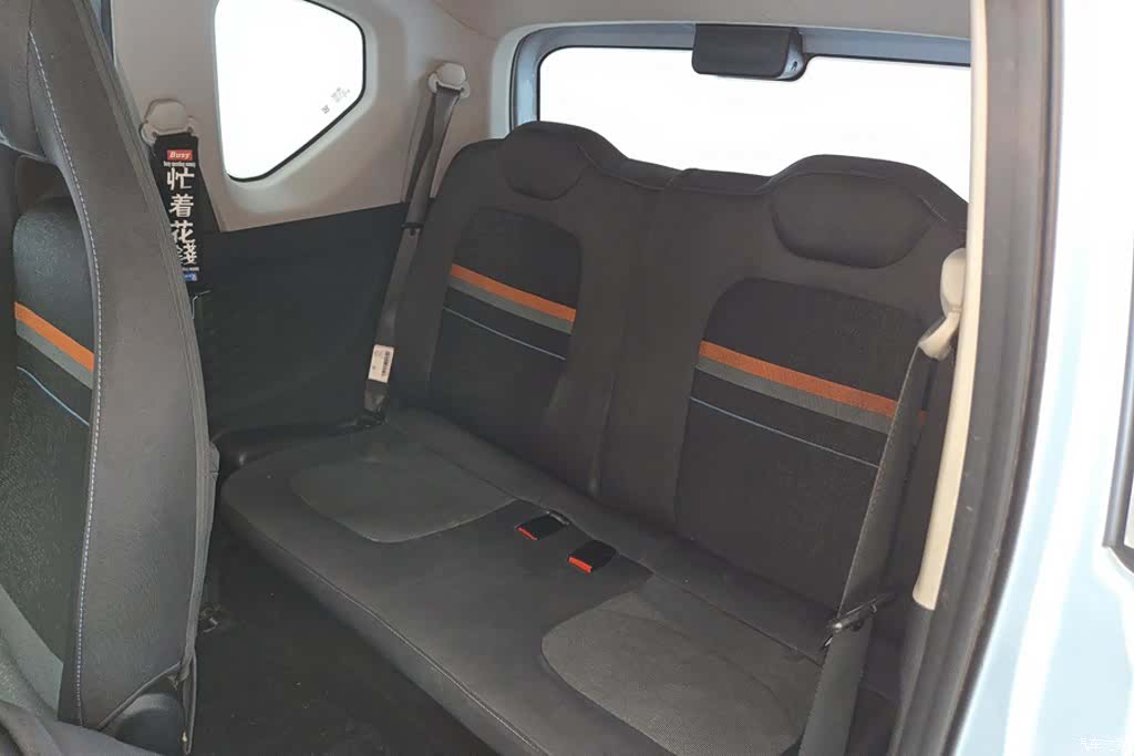 Wuling MINIEV, 2021 11