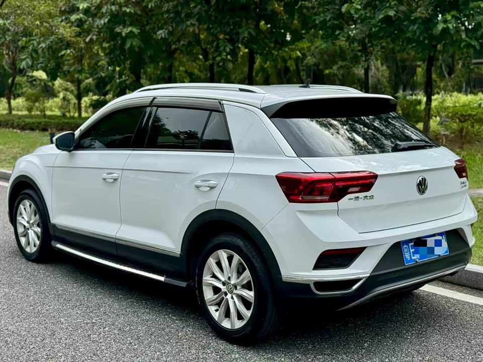 Volkswagen T-ROC exploring Songs