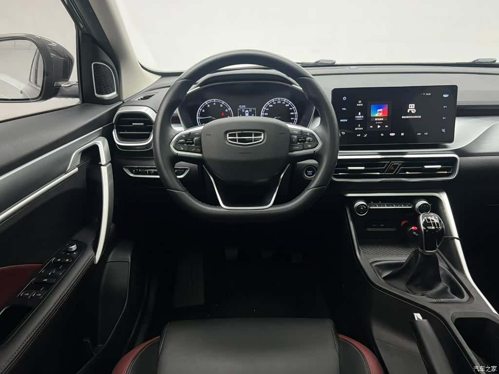 Geely Coolray, 2022 17