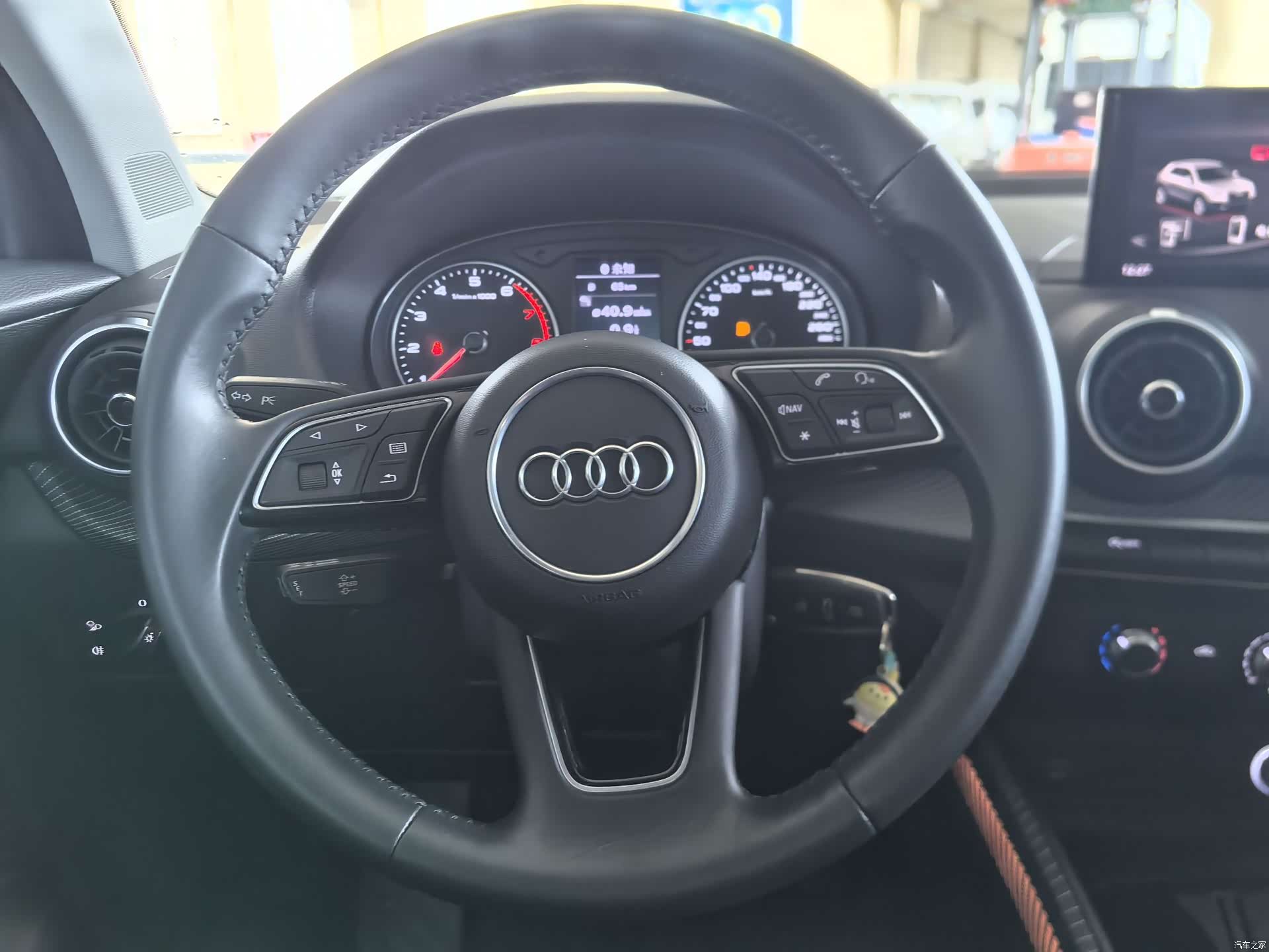 Audi Q2L, 2019 52