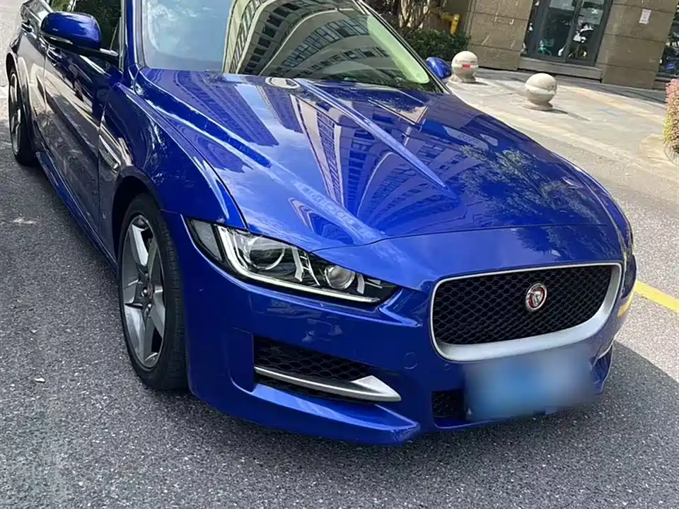 Jaguar XE