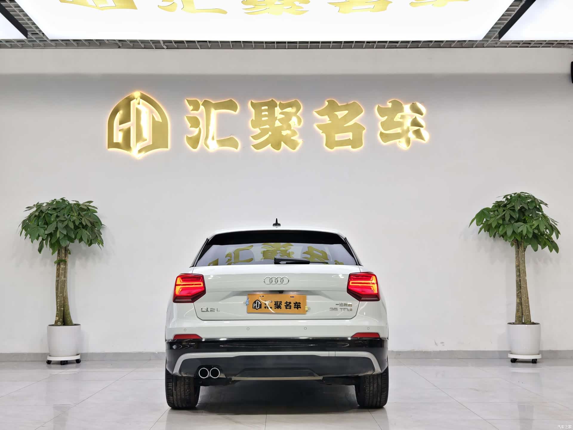 Audi Q2L, 2019 10