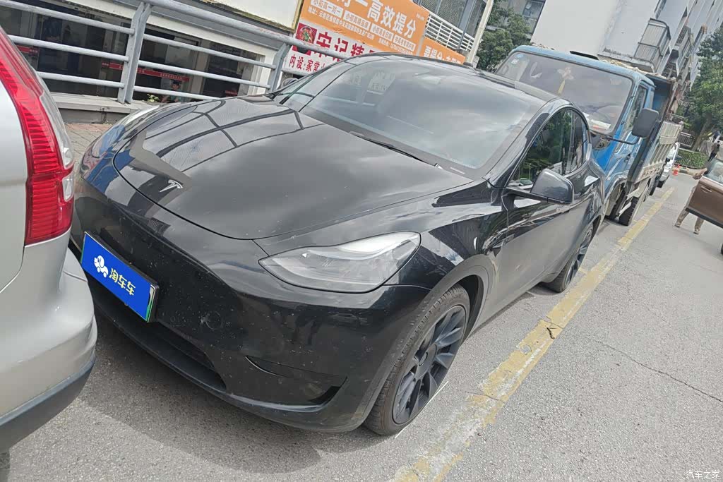 Tesla Model Y, 2022 1