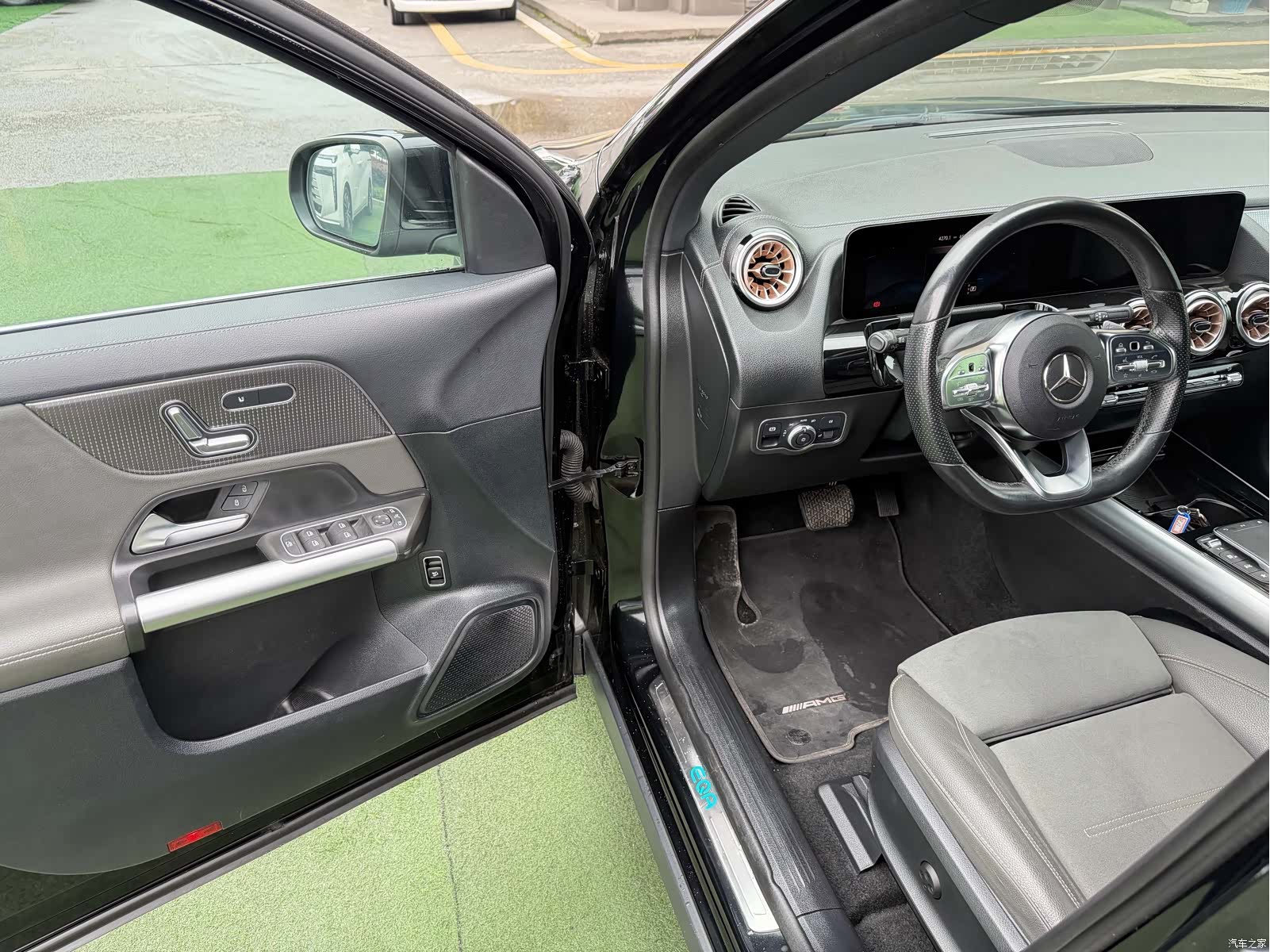 Mercedes-Benz EQA, 2022 4