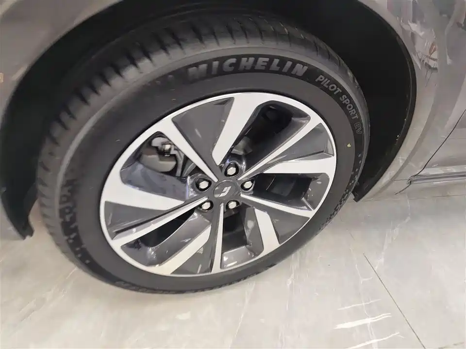 Li Auto Ideal ONE