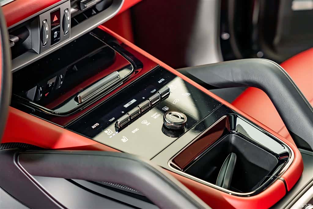 Porsche Cayenne, 2025 13