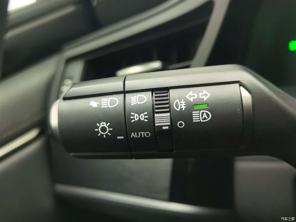 Lexus ES, 2021 21