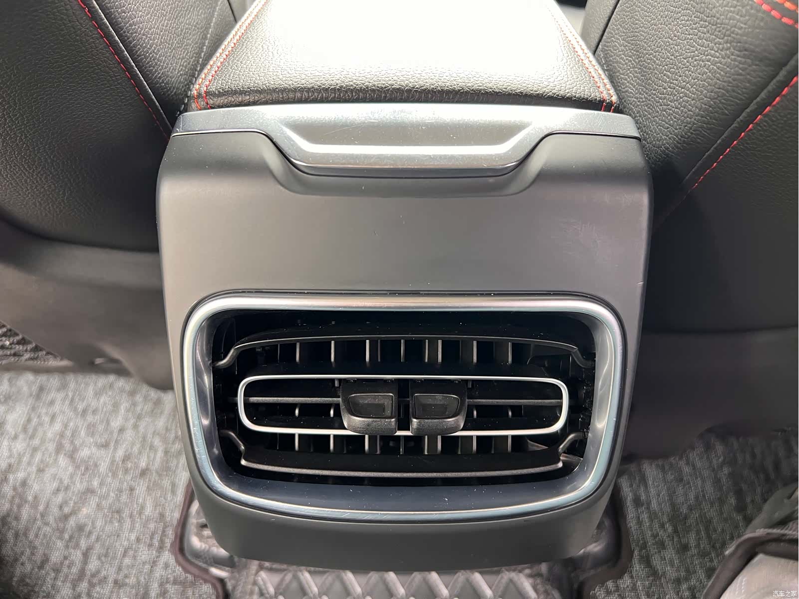 Lynk & Co 01, 2018 13