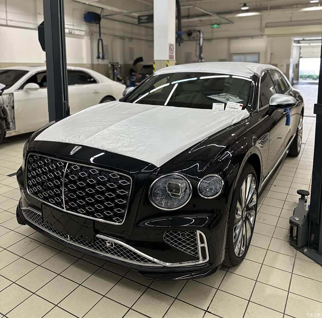 Bentley Flying Spur, 2026 1