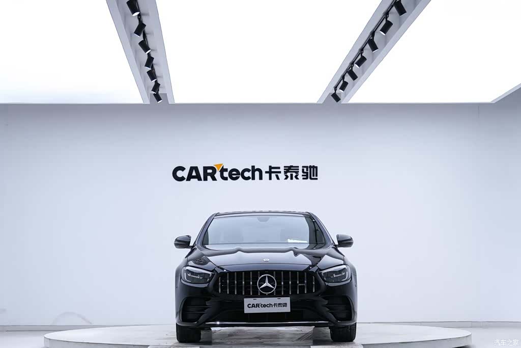 Mercedes-Benz E-Class, 2022 3