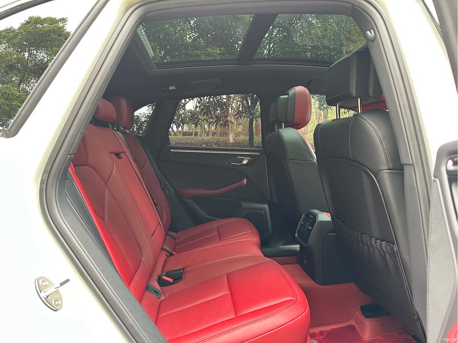 Porsche Macan, 2026 11