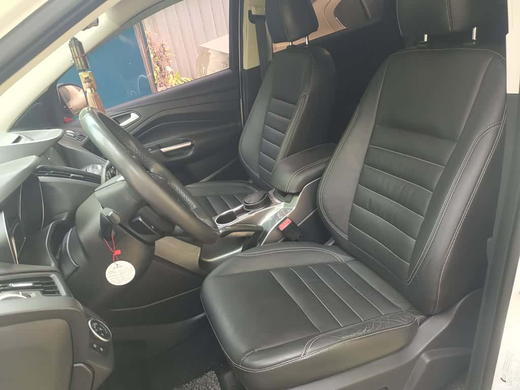 Ford Kuga, 2015 8