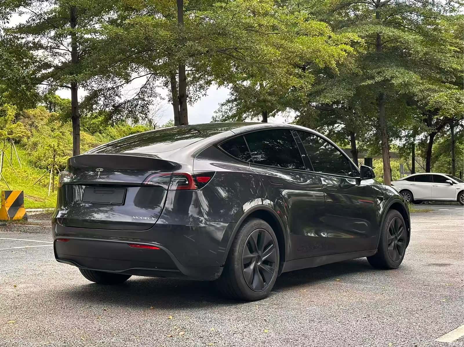 Tesla Model Y, 2024 4