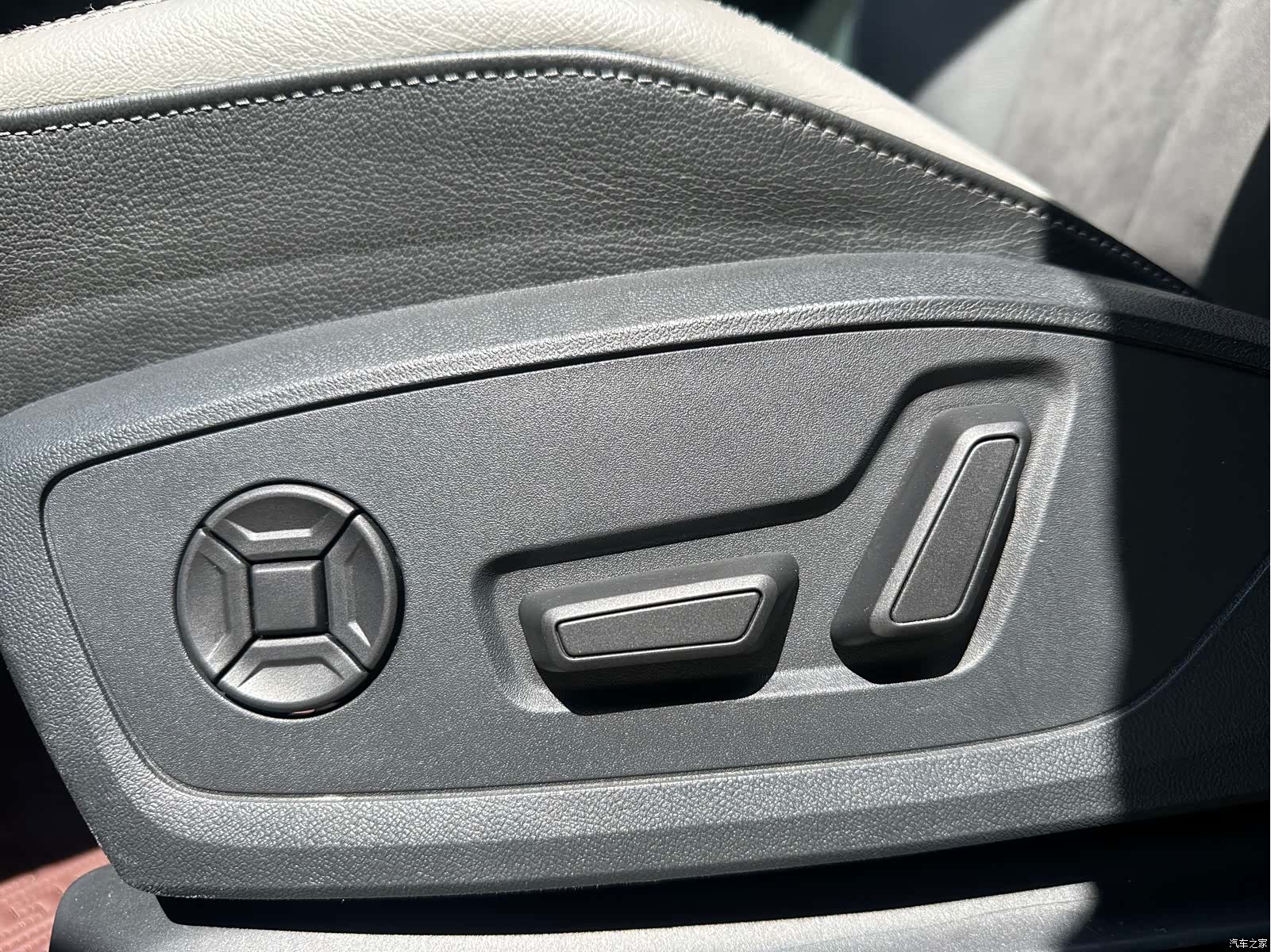 Audi Q3, 2022 12