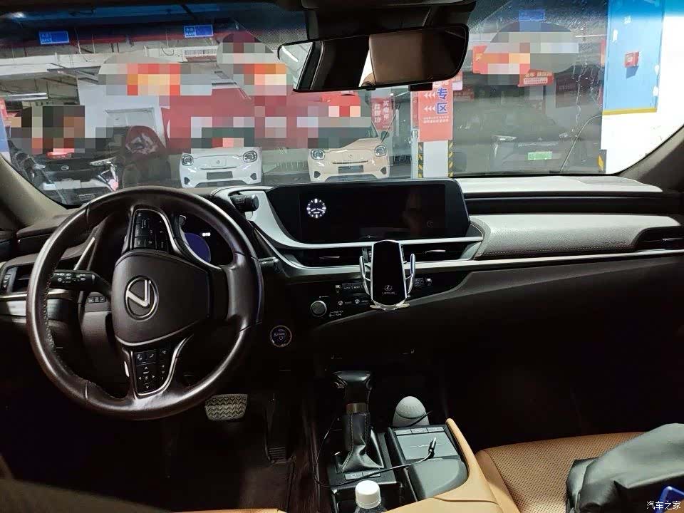 Lexus ES, 2020 все фото