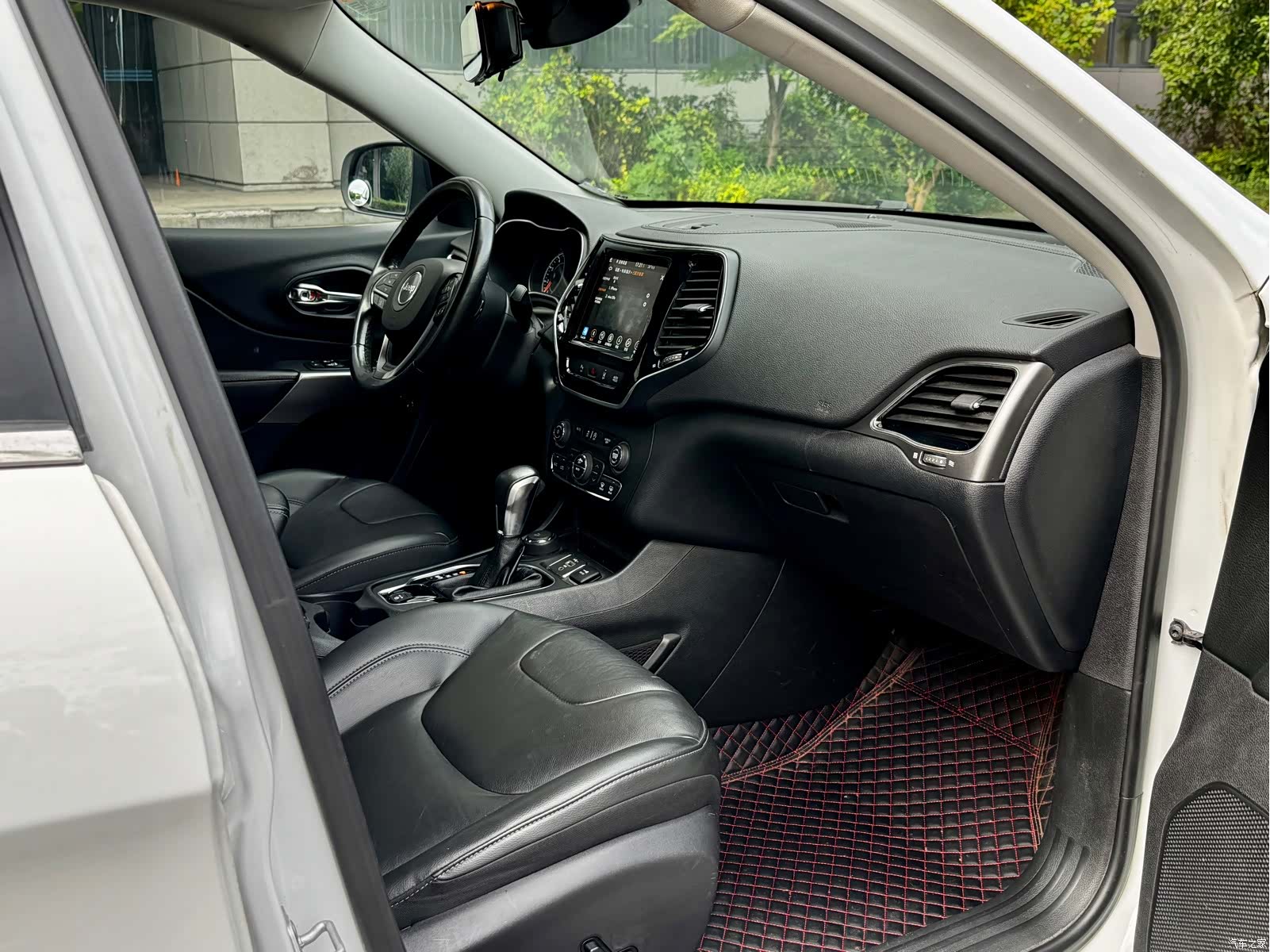 Jeep Cherokee, 2019 11