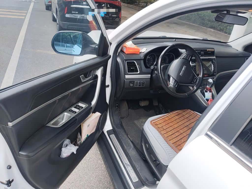 Haval M6, 2018 13