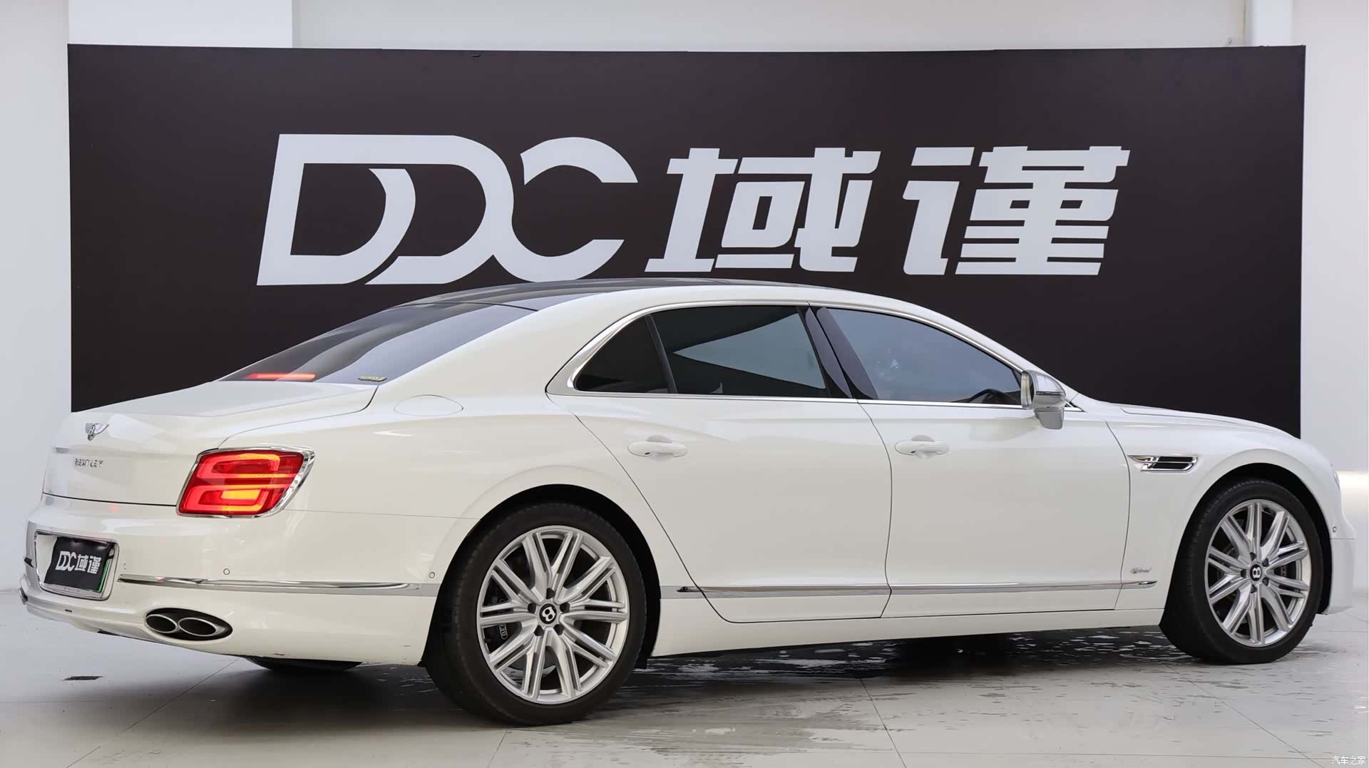Bentley Flying Spur, 2023 7