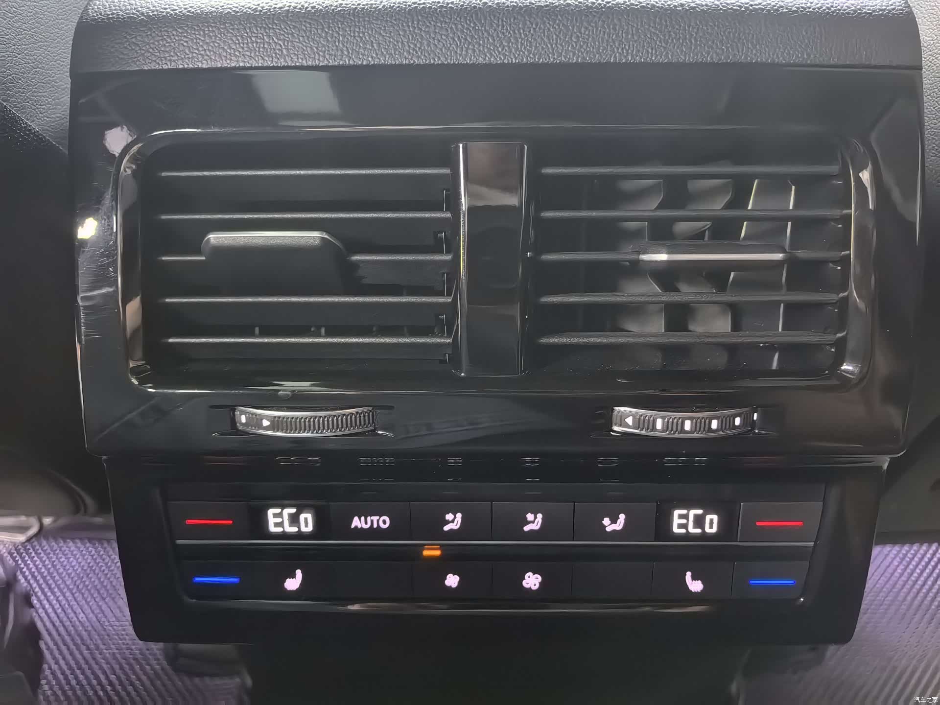Volkswagen Touareg, 2021 8