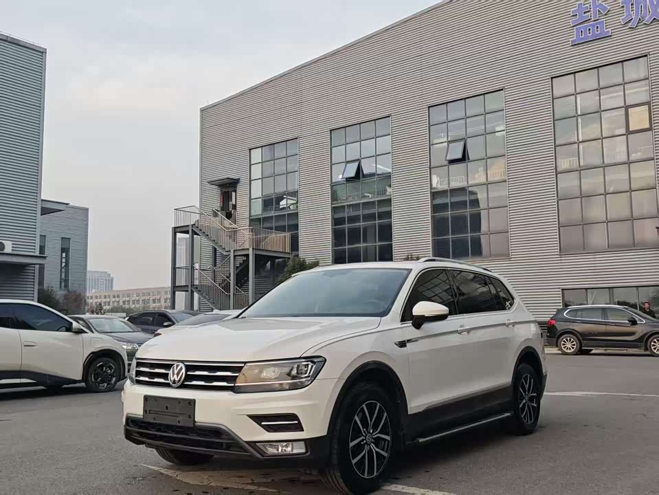 Volkswagen Tiguan L
