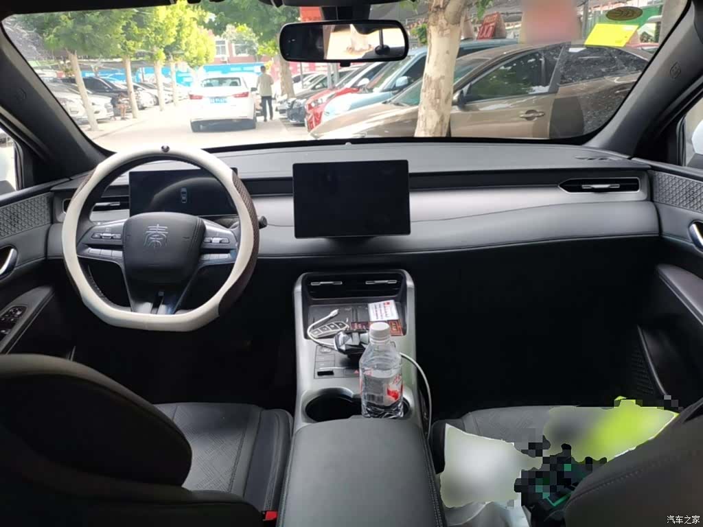 BYD Qin, 2025 10