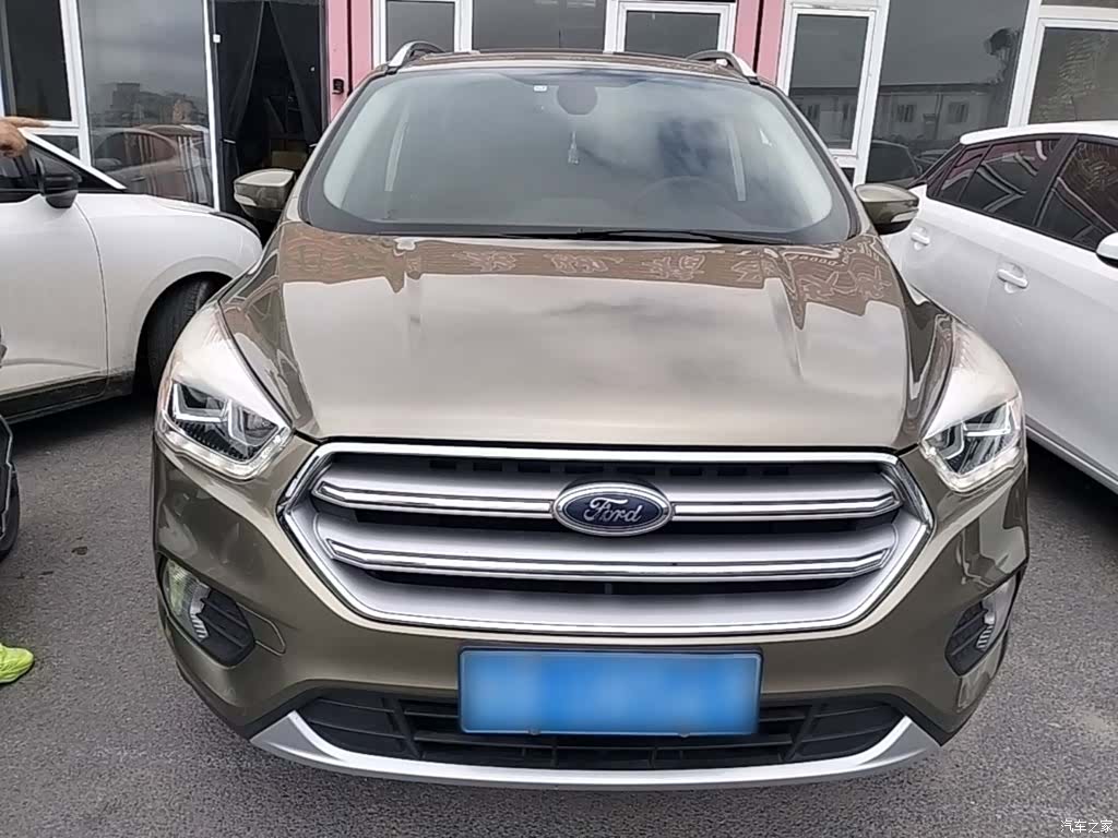Ford Kuga, 2017 3