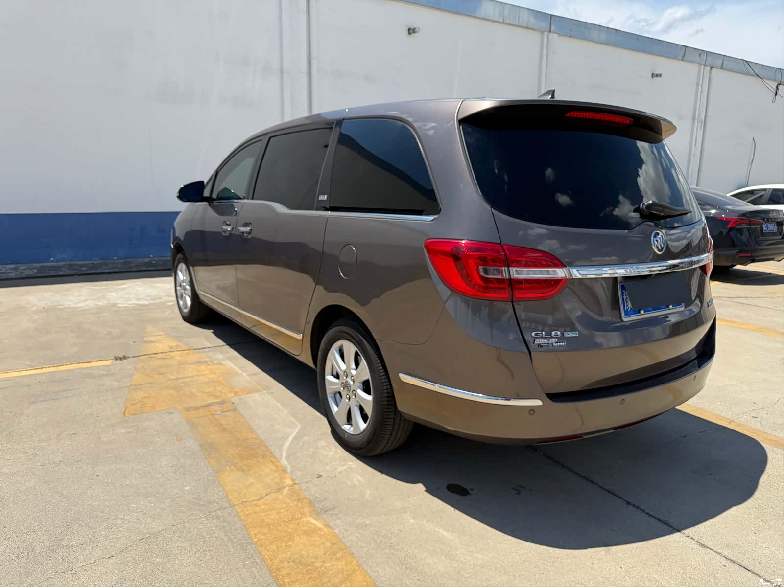 Buick GL8, 2016 9