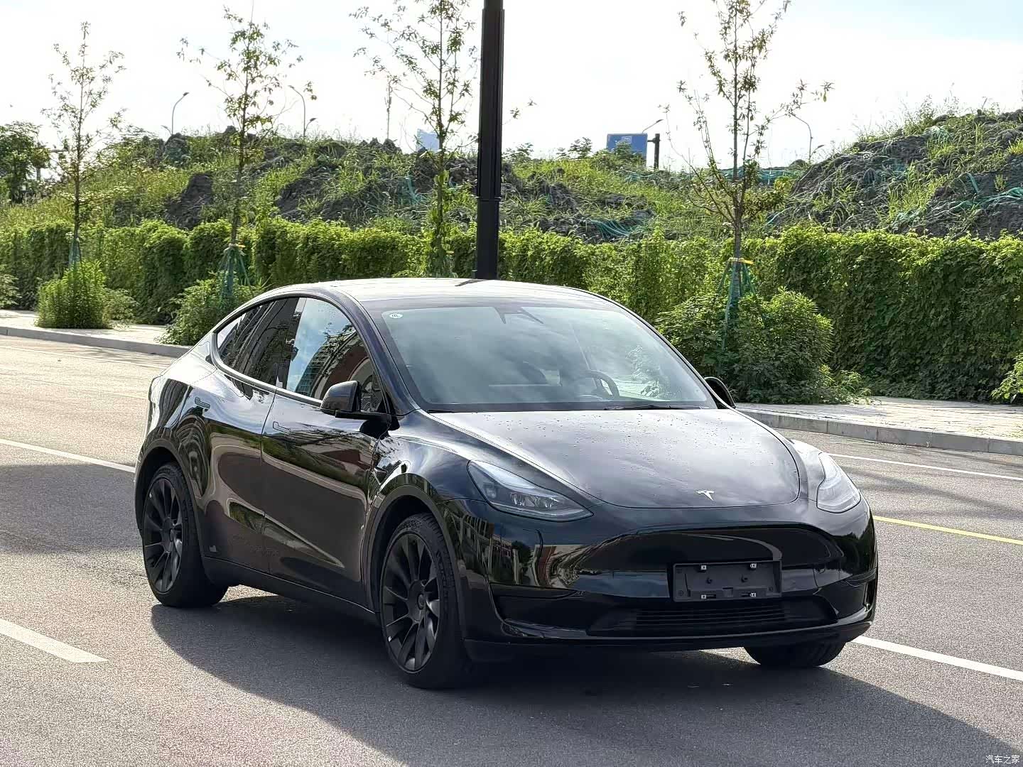 Tesla Model Y, 2021 3