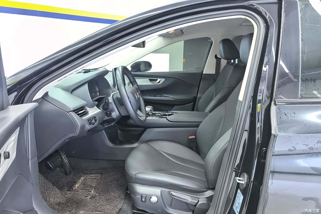 Hongqi QM5, 2023 9