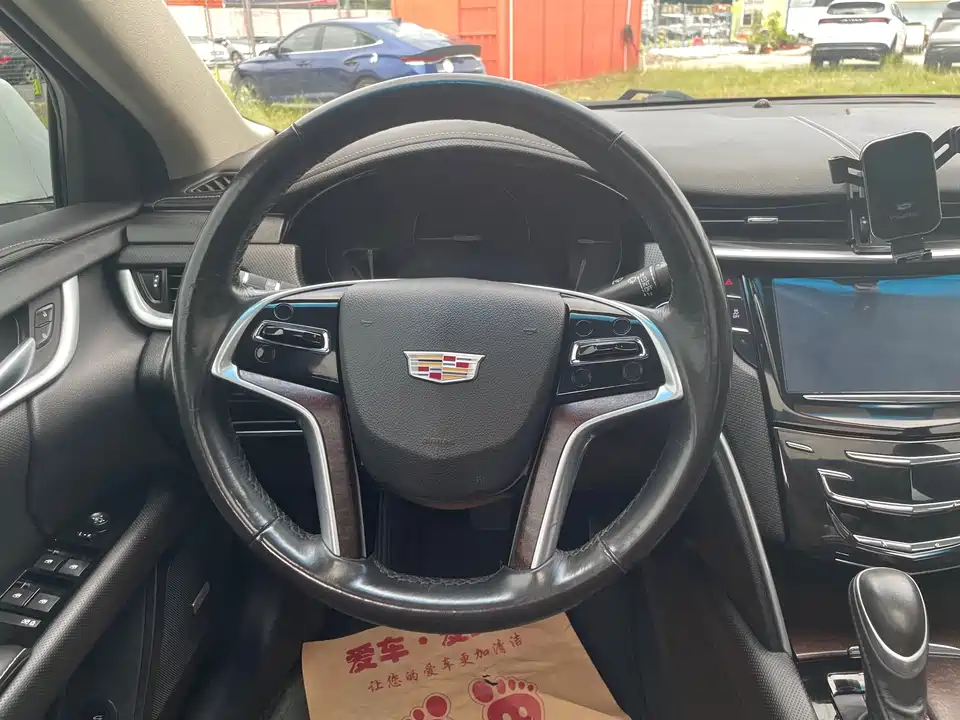 Cadillac XTS