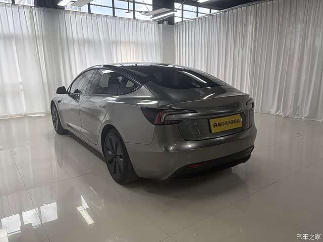 Tesla Model 3, 2024 3