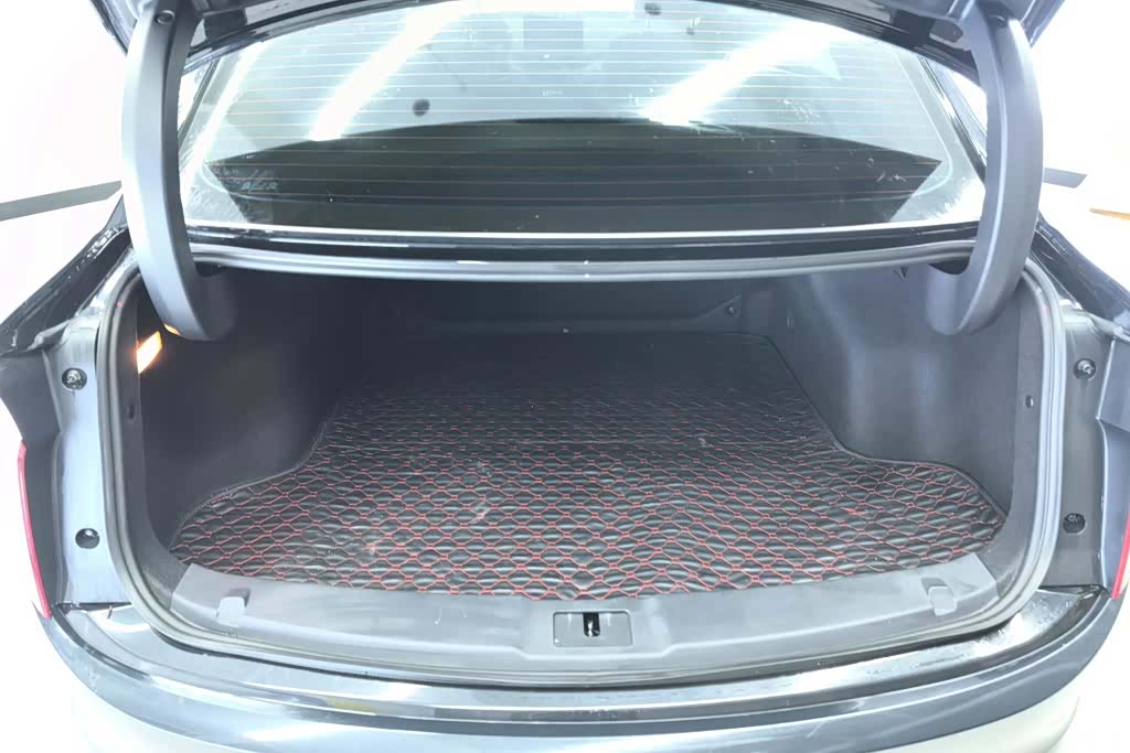 Hongqi QM5, 2023 4