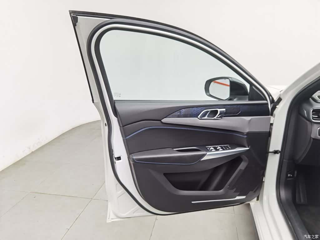 Lynk & Co 02, 2021 8